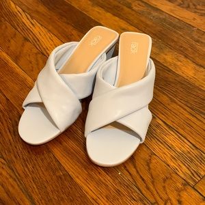 BRAND NEW NEVER WORN SKY BLUE CHUNKY HEEL